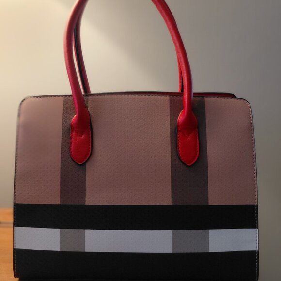 Purse - Picture 2 of 4